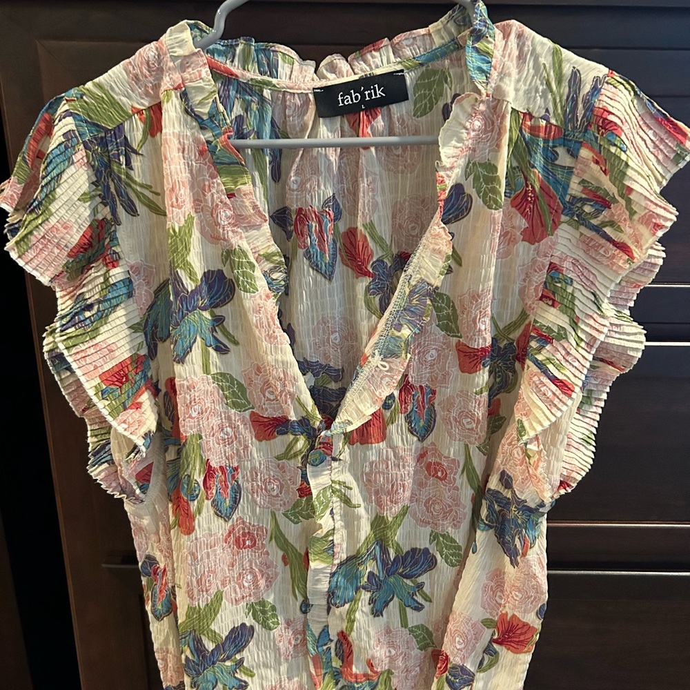 Fab'rik Green and Pink Ruffled Blouse, Sz L- new!